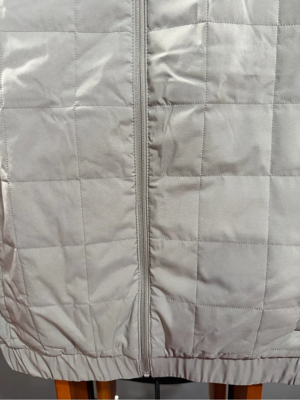 Adidas Men’s Quilted Vest NWT Silver Pebble Full Zip Size Small